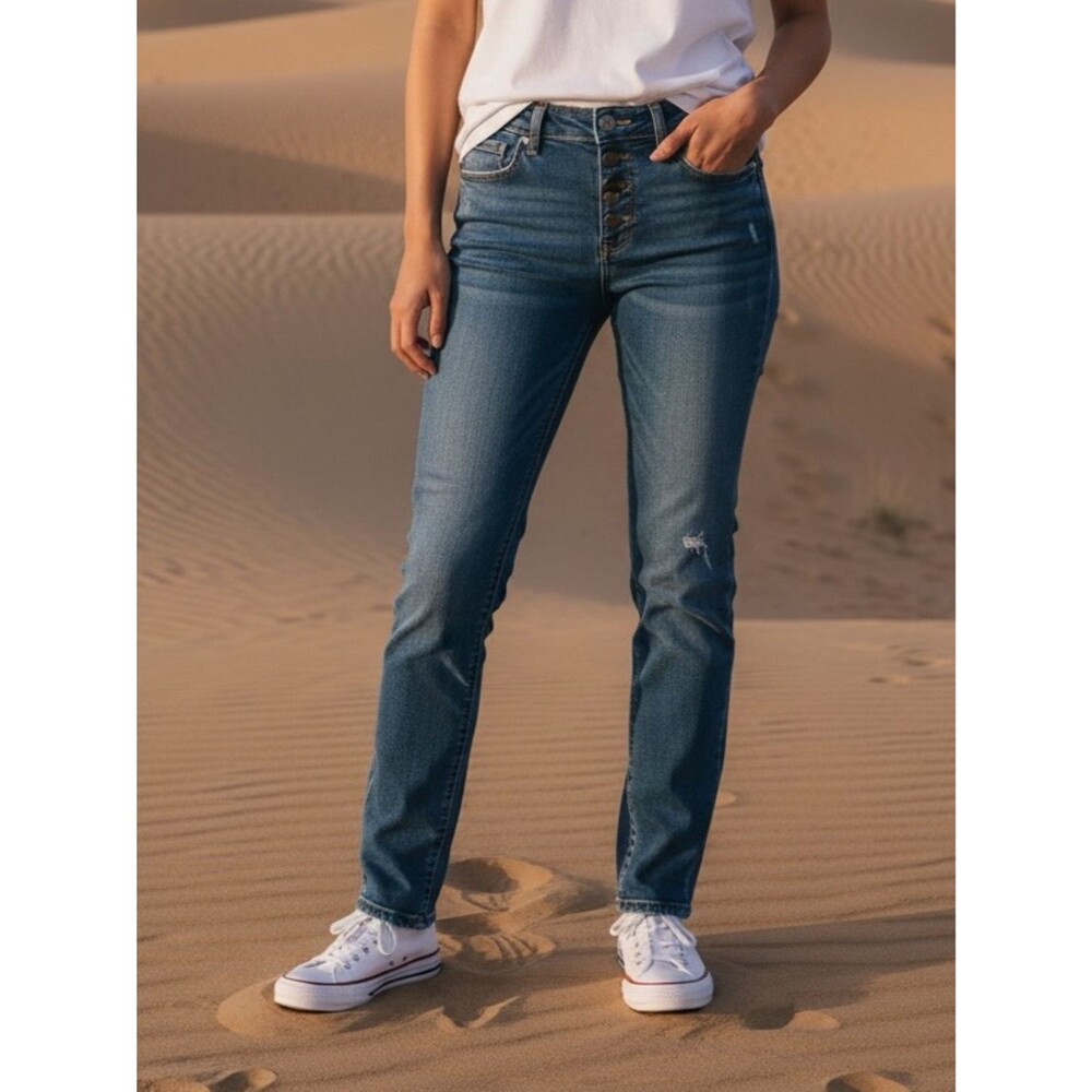 SILVER Mid‑Rise Button‑Fly Straight Leg Jeans – Medium Wash Distressed – 31/28